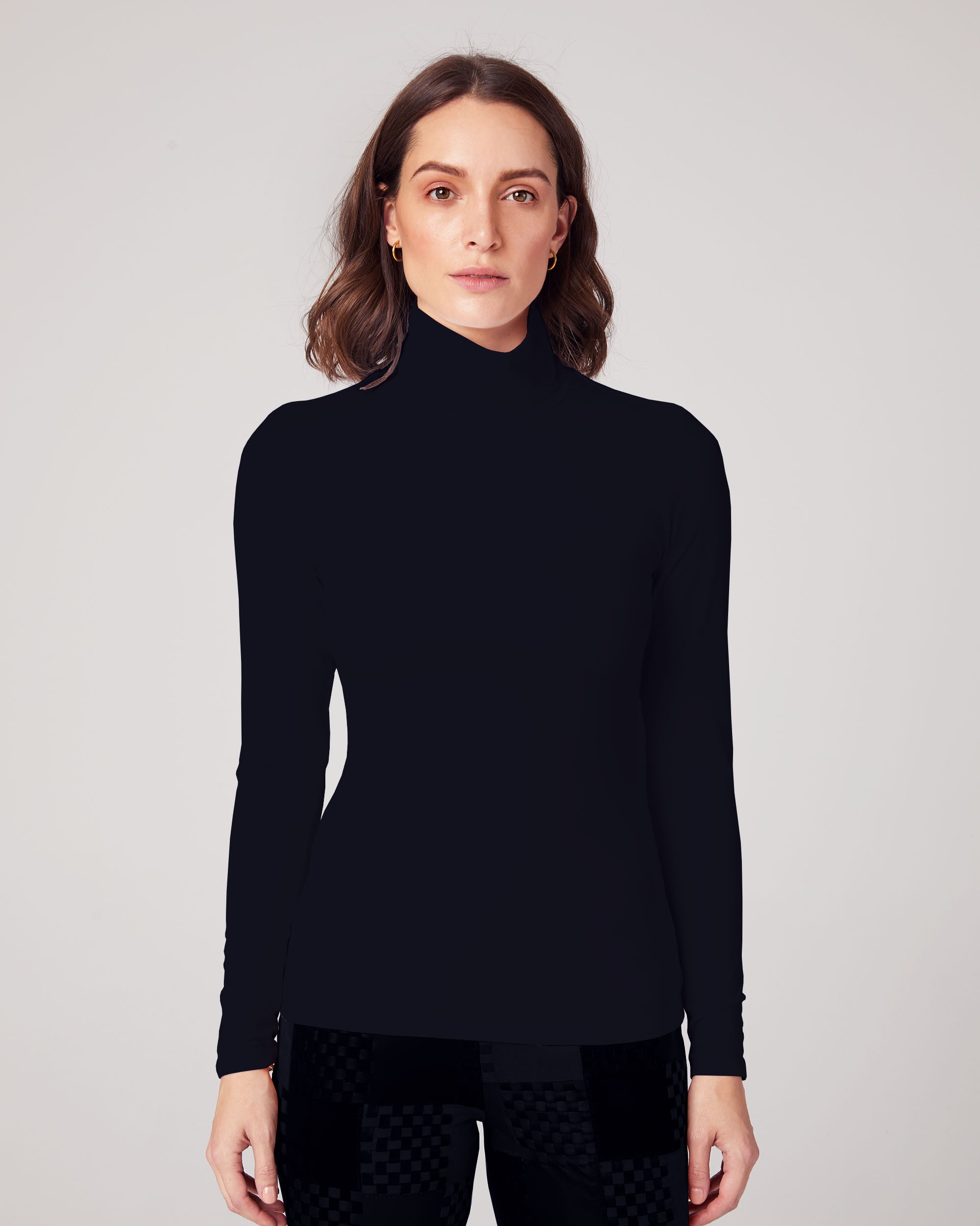 SUSTAINABLE FITTED TURTLENECK TOP - Alynn Designs